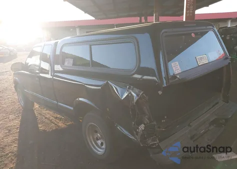 2001 GMC Sonoma Sl z USA, uszkodzony, nr VIN 1GTCS19W718190841